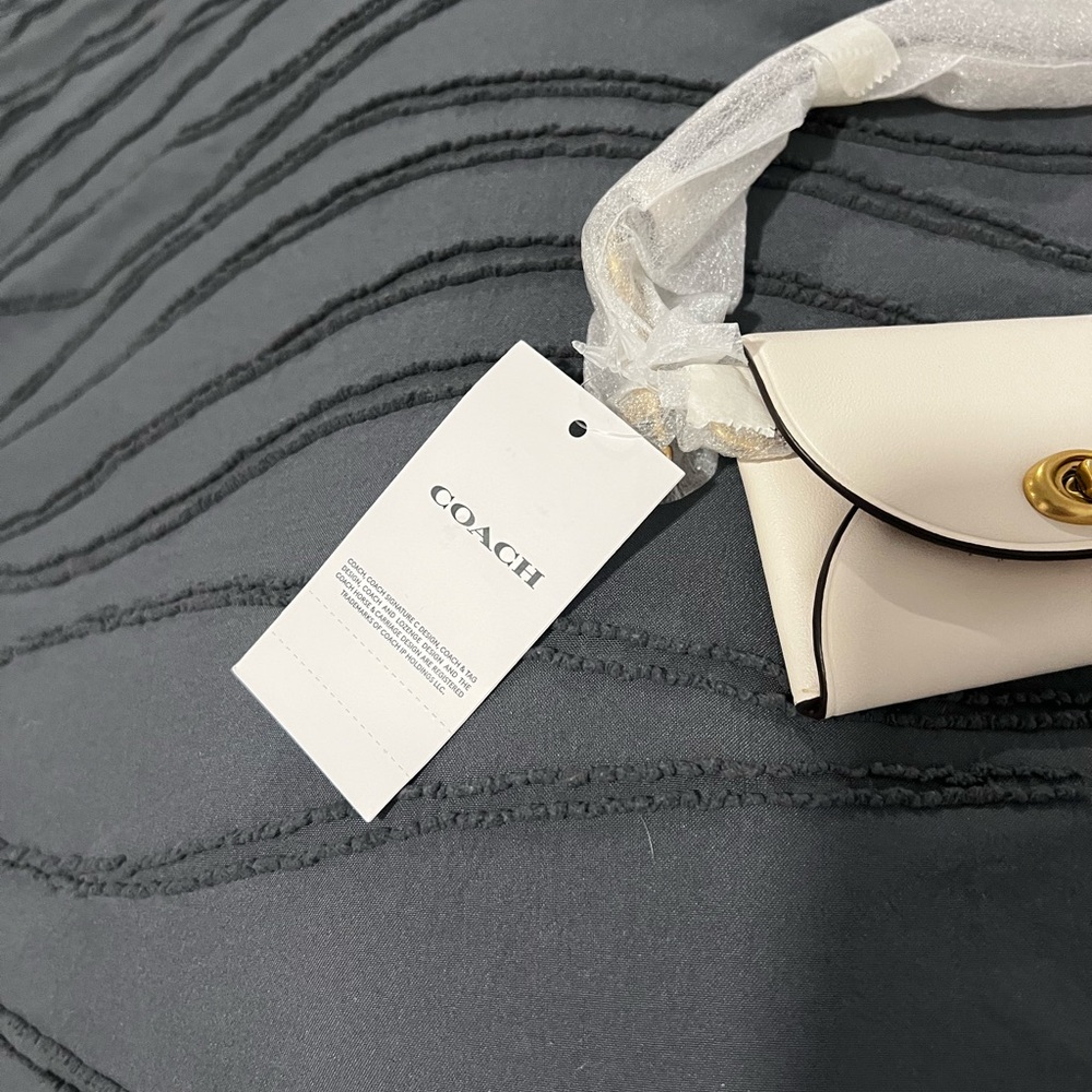 Coach Cream Leather Clutch with Gold Accent - Picture 3 of 5
